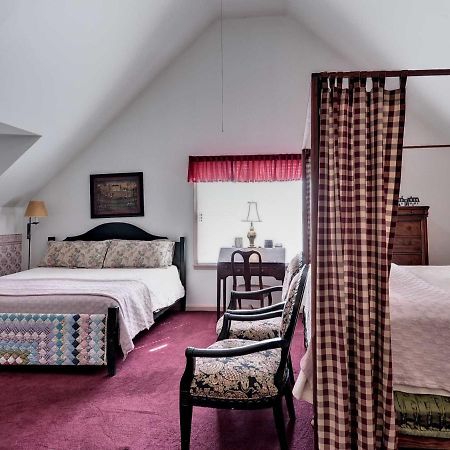 Aldrich House Bed & Breakfast Вильямсбург Экстерьер фото