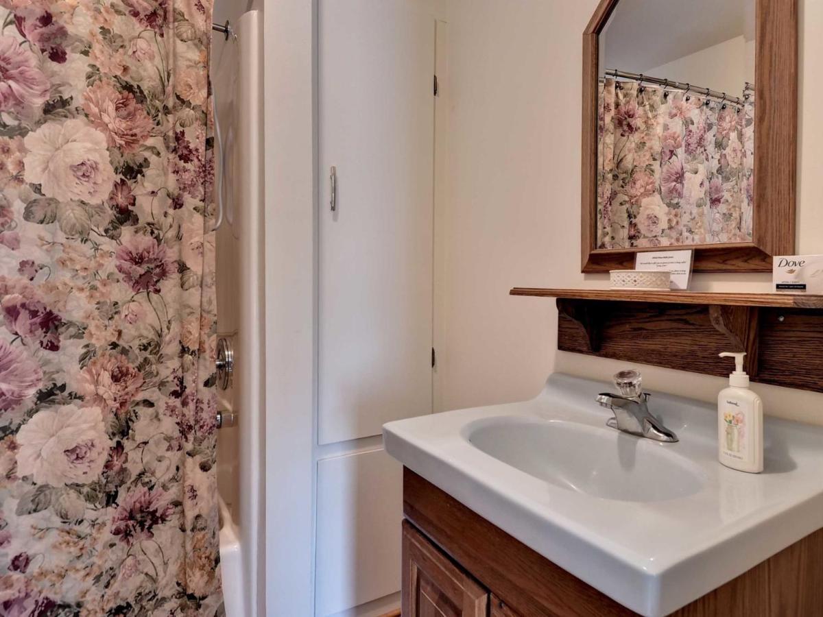 Aldrich House Bed & Breakfast Вильямсбург Экстерьер фото