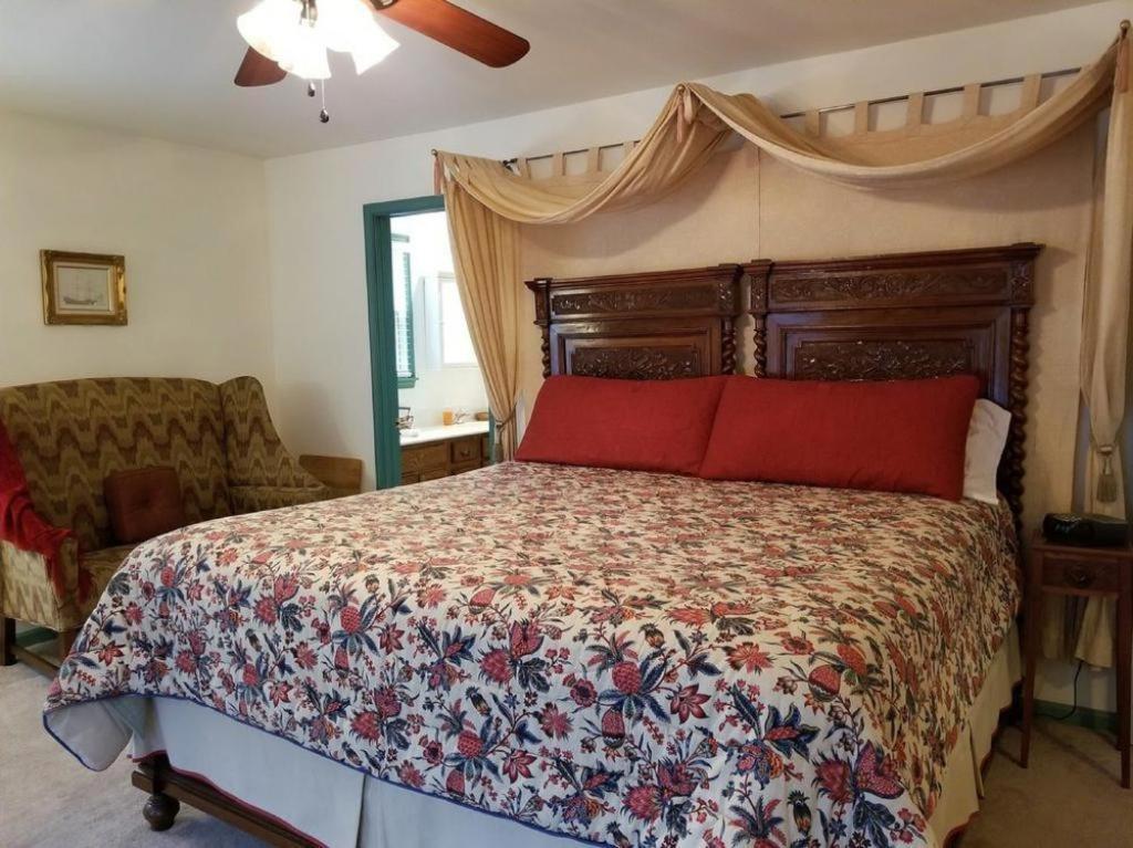 Aldrich House Bed & Breakfast Вильямсбург Экстерьер фото