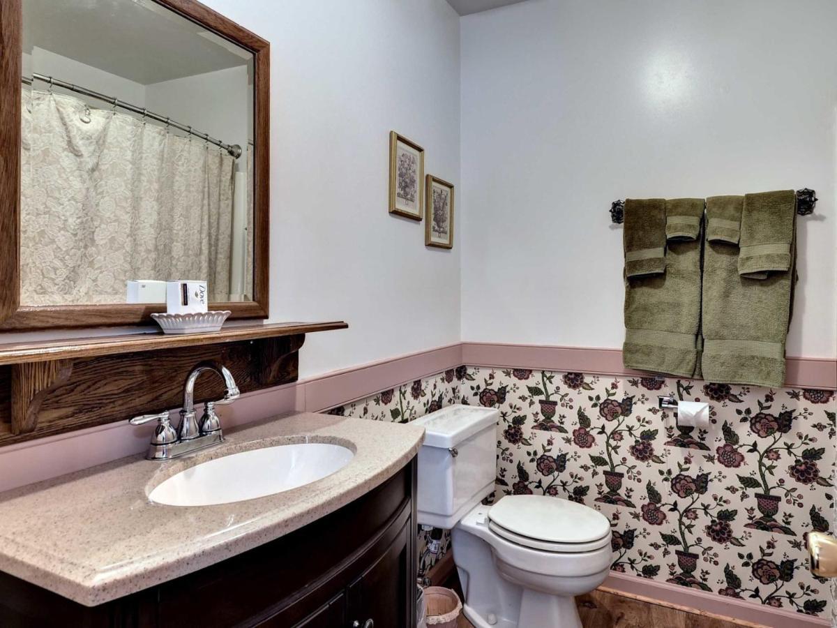 Aldrich House Bed & Breakfast Вильямсбург Экстерьер фото
