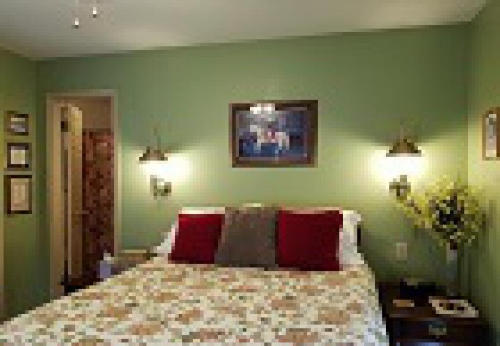 Aldrich House Bed & Breakfast Вильямсбург Номер фото